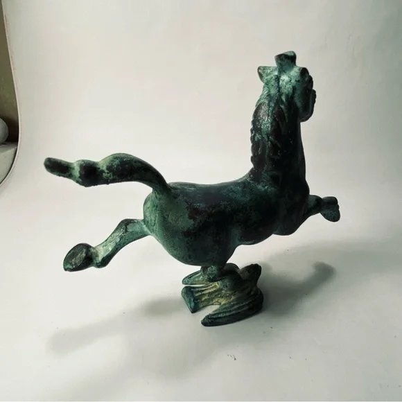 5 1/2" Vintage Reproduction of the Flying Horse of Gansu Statue Green Patina - Picture 8 of 16